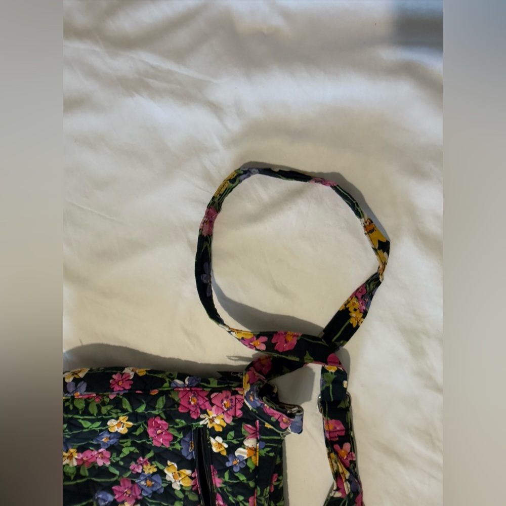 Vera Bradley- Wildflower Black - Shoulder Bag - Picture 6 of 6